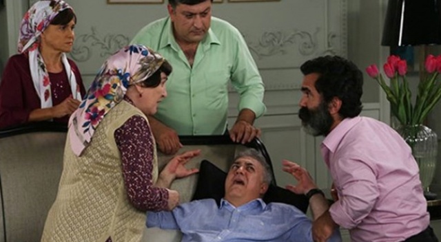 Çocuklar Duymasın'ın Emine'sine 2 rol birden Çocuklar Duymasın'ın Emine'sine 2 rol birden