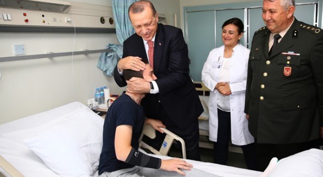 Cumhurbaşkanı Erdoğan gazileri ziyaret etti Cumhurbaşkanı Erdoğan gazileri ziyaret etti