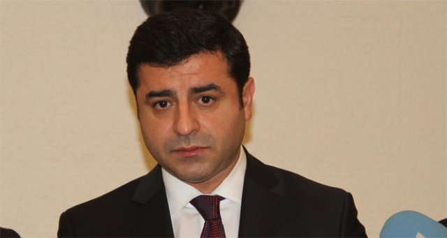 Demirtaş, kelepçelerle mahkemeye çıkmak istemedi Demirtaş, kelepçelerle mahkemeye çıkmak istemedi