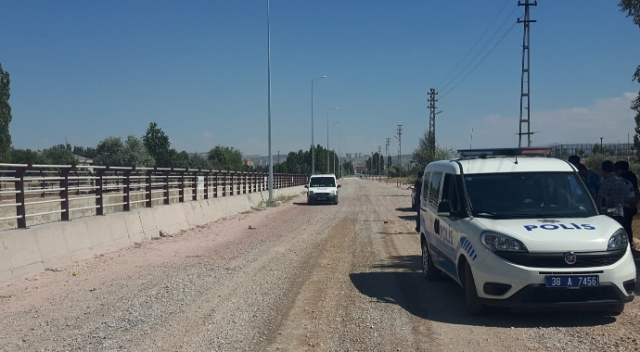 Dur ihtarına uymayan şahıs polise ateş açtı