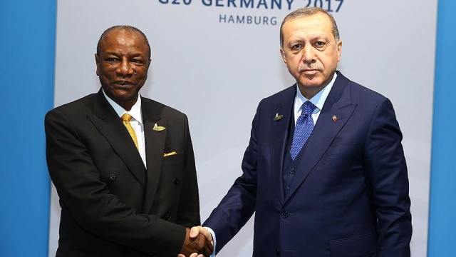 Erdoğan, Gine Cumhurbaşkanı Conde ile bir araya geldi Erdoğan, Gine Cumhurbaşkanı Conde ile bir araya geldi