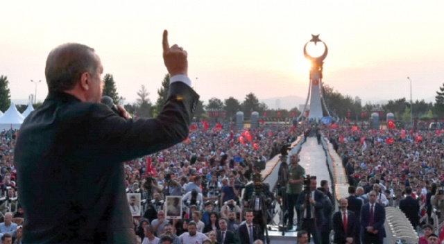 Erdoğan pusuda bekleyen düşmanı işaret etti ve ekledi: Söylersem kriz çıkar Erdoğan pusuda bekleyen düşmanı işaret etti ve ekledi: Söylersem kriz çıkar