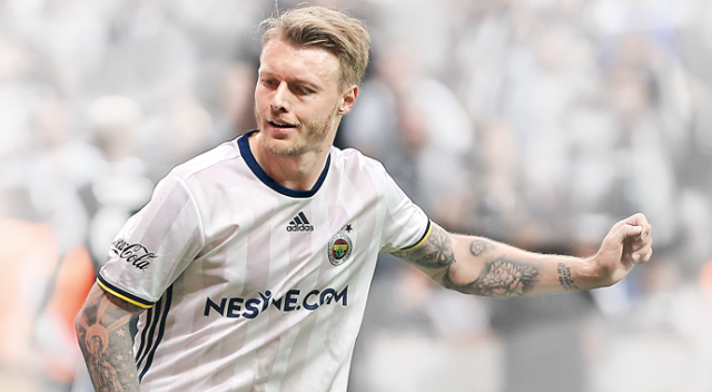 Fenerbahçe ve Sevila Kjaer için 10 milyon avroya el sıkıştı