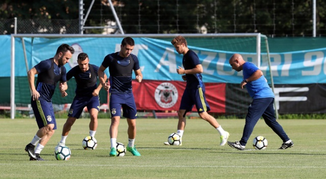 Fenerbahçe, yeni sezon hazırlıklarını sürdürdü Fenerbahçe, yeni sezon hazırlıklarını sürdürdü