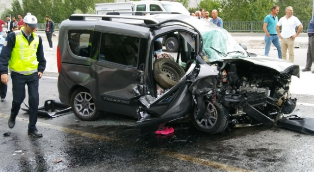 Gümüşhane’de trafik kazası: 1 ölü, 4 yaralı