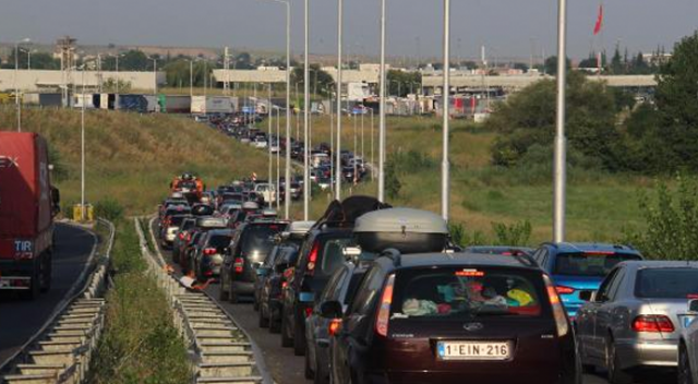 Gurbetçilerden Türkiye&#039;ye rekor giriş
