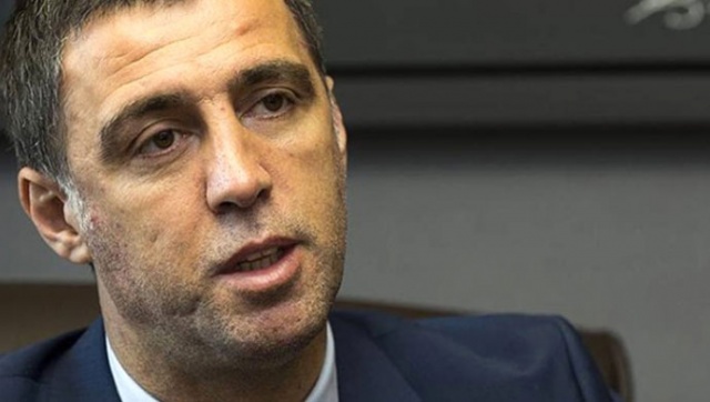 Hakan Şükür'e Cumhurbaşkanı'na hakaretten yakalama kararı Hakan Şükür'e Cumhurbaşkanı'na hakaretten yakalama kararı