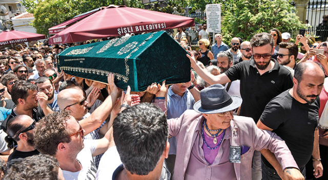 Harun Kolçak annesiyle yan yana yatacak