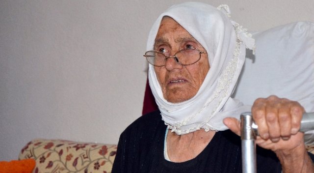 Hesna nine 50 yıl sonra ışığına kavuştu Hesna nine 50 yıl sonra ışığına kavuştu