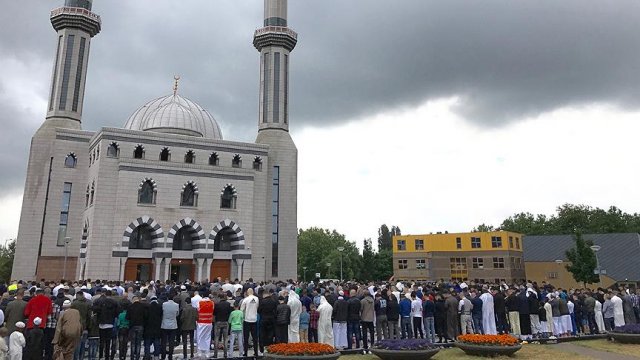 Hollanda'da 'Müslümanlara Karşı Ayrımcılık Raporu' Hollanda'da 'Müslümanlara Karşı Ayrımcılık Raporu'