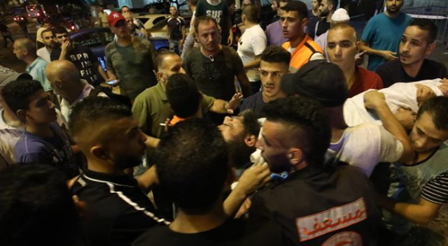 İsrail polisi Mescid-i Aksa hatibi Şeyh Sabri'yi yaraladı İsrail polisi Mescid-i Aksa hatibi Şeyh Sabri'yi yaraladı