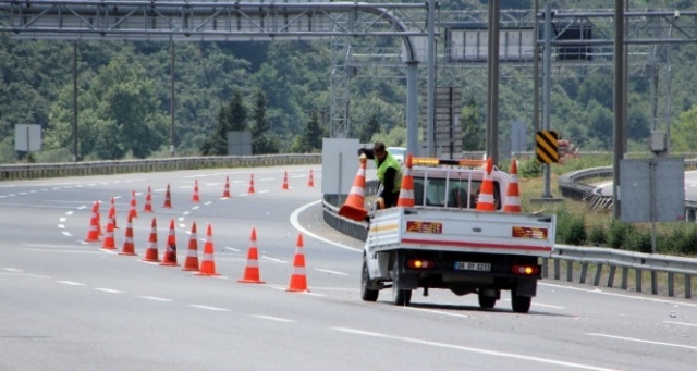 İstanbul yönü 1 ay trafiğe kapatılacak İstanbul yönü 1 ay trafiğe kapatılacak