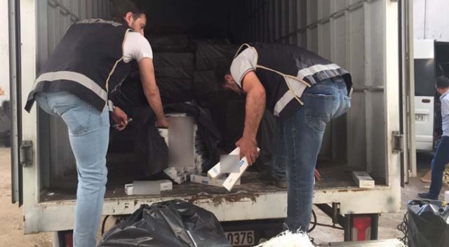 İzmir’de sigara kaçakçılarına ağır darbe İzmir’de sigara kaçakçılarına ağır darbe