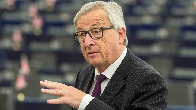 Juncker'dan AP'ye 'rezilsiniz' tepkisi Juncker'dan AP'ye 'rezilsiniz' tepkisi