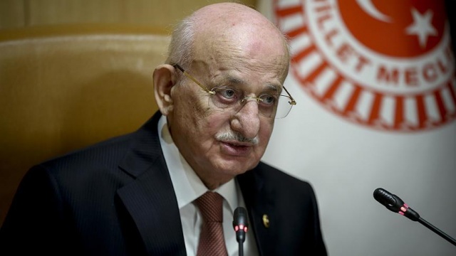 Kahraman: 15 Temmuz gecesi Meclis'te hiçbir parti, görüş, rozet yoktu Kahraman: 15 Temmuz gecesi Meclis'te hiçbir parti, görüş, rozet yoktu