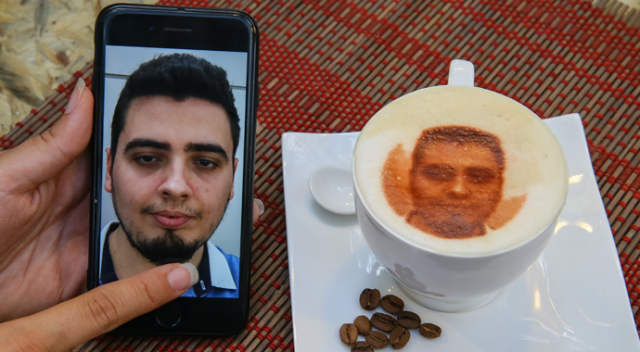 Kahve köpüğünde  fotoğrafınızı görün
