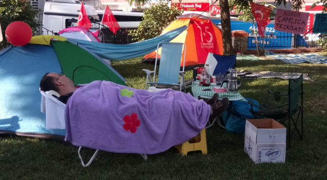 Kısıklıda vatandaşlar demokrasi nöbetinde Kısıklıda vatandaşlar demokrasi nöbetinde