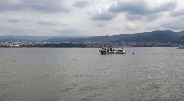 Kocaeli'de denize giren çocuk boğuldu Kocaeli'de denize giren çocuk boğuldu