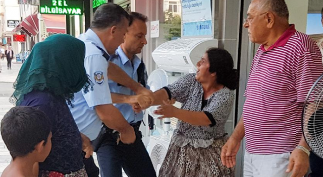 Manavgat’ta dilenci iki kadın ortalığı birbirine kattı Manavgat’ta dilenci iki kadın ortalığı birbirine kattı