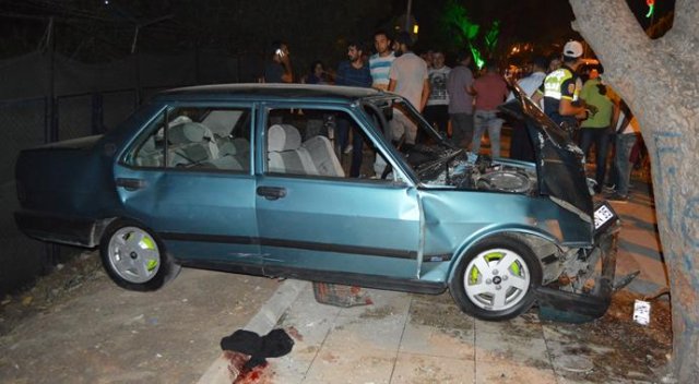 Manisa'da otobüs bekleyen yolculara otomobil çarptı: 6 yaralı