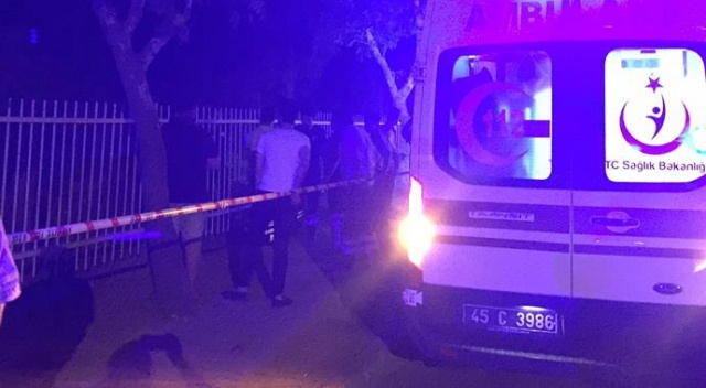 Manisa'da tren yayaya çarptı Manisa'da tren yayaya çarptı