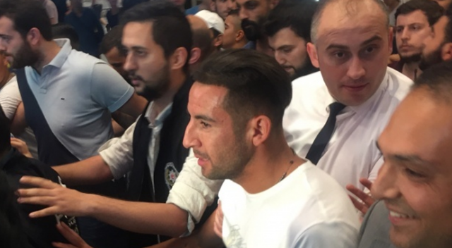 Mauricio Isla İstanbul'a geldi Mauricio Isla İstanbul'a geldi