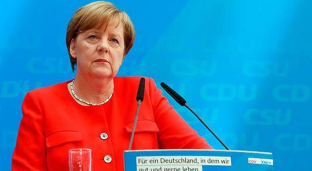 Merkel seçimde izleyeceği politikayı açıkladı