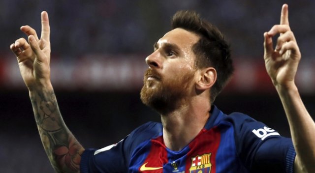 Messi imzayı attı Messi imzayı attı