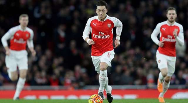 Mesut Özil tercihini açıkladı