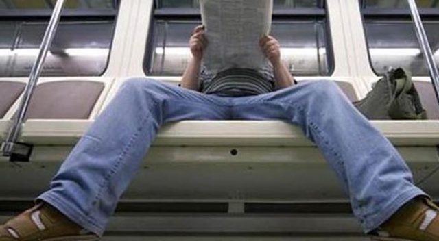 Metro İstanbul&#039;dan &#039;yayılarak oturma&#039; uyarısı