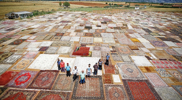 Milyonluk halı ve kilim tarlası Milyonluk halı ve kilim tarlası
