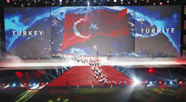 Olimpiyat ateşi yandı