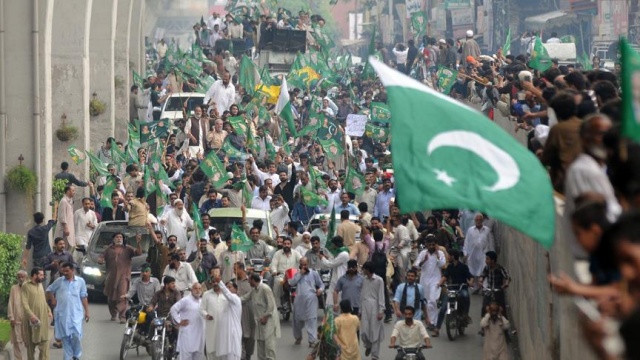 Pakistan&#039;da Navaz Şerif&#039;e destek gösterisi düzenledi