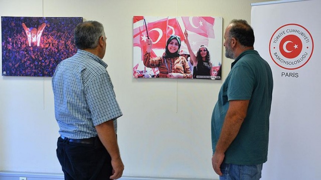 Paris'te '15 Temmuz Milli İradenin Yükselişi Fotoğraf Sergisi' Paris'te '15 Temmuz Milli İradenin Yükselişi Fotoğraf Sergisi'