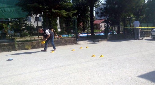 Sakarya'daki silahlı kavgada 3 kişi yaralandı Sakarya'daki silahlı kavgada 3 kişi yaralandı