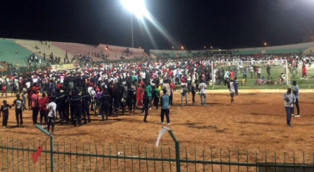 Senegal’de stadyum duvarı çöktü: 8 ölü Senegal’de stadyum duvarı çöktü: 8 ölü