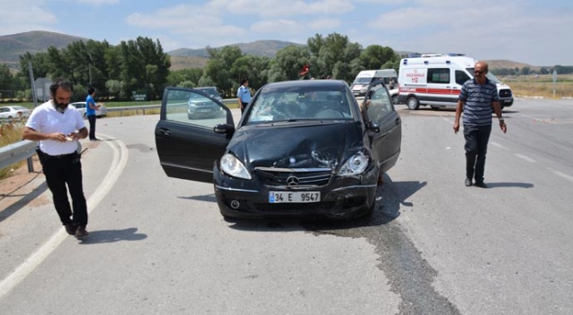 Sivas'ta trafik kazası: 6 yaralı Sivas'ta trafik kazası: 6 yaralı