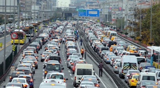 Trafiğe kayıtlı araç sayısı 21 milyon 556 bin 827 oldu