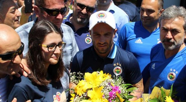 Valbuena imza dağıttı