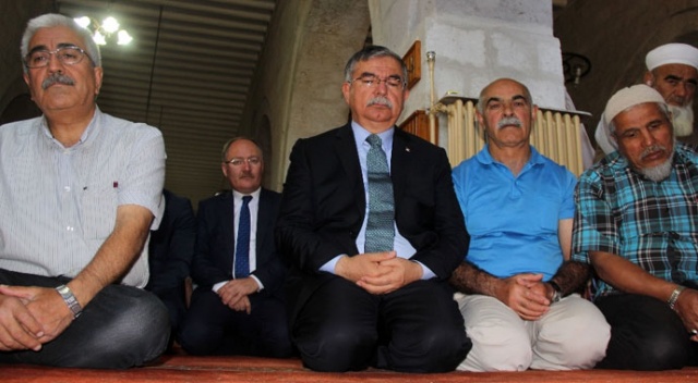 Yılmaz: 15 Temmuz şanlı bir destan olmuştur Yılmaz: 15 Temmuz şanlı bir destan olmuştur