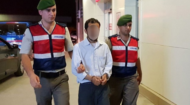 Yolcu otobüsündeki bayrağı indirmeye kalktı, linçten zor kurtuldu!