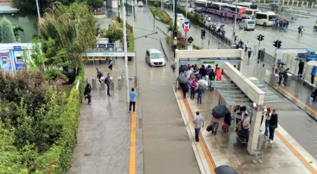 Zeytinburnu metro istasyonu vapur iskelesine döndü Zeytinburnu metro istasyonu vapur iskelesine döndü