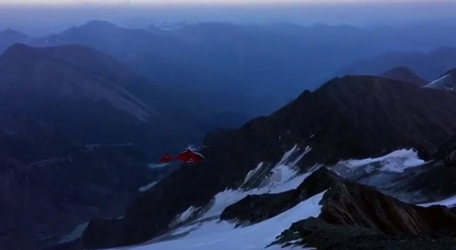 Avusturya'da ilk yardım helikopteri dağa çakıldı Avusturya'da ilk yardım helikopteri dağa çakıldı