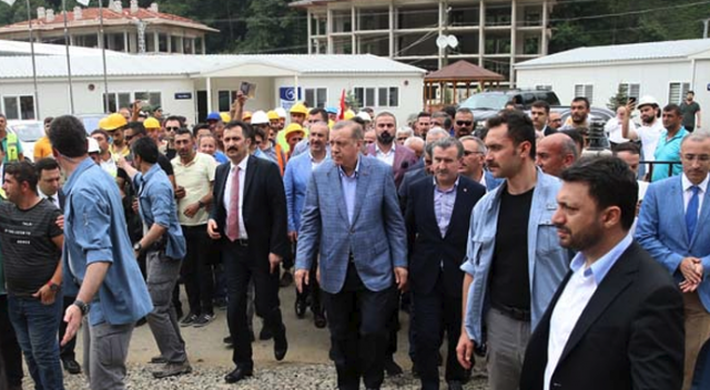 Cumhurbaşkanı Erdoğan, Rize-Artvin Havalimanı dolgu sahasını inceledi Cumhurbaşkanı Erdoğan, Rize-Artvin Havalimanı dolgu sahasını inceledi