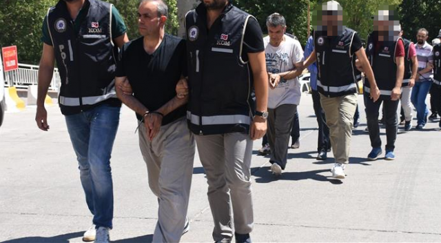 Diyarbakır&#039;da FETÖ&#039;nün &#039;gaybubet&#039; evlerine operasyon