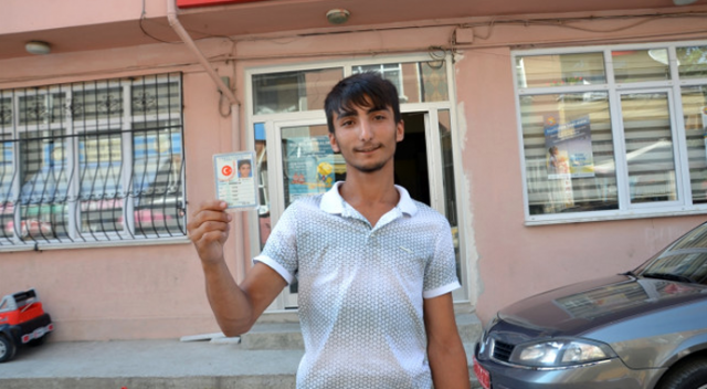Eve gelen askerlik belgesiyle hayatının şokunu yaşadı Eve gelen askerlik belgesiyle hayatının şokunu yaşadı