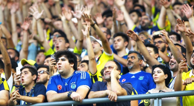 Fenerbahçe-Cagliari maçının ücretsiz olacağını açıkladı