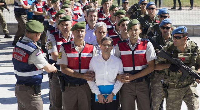 FETÖ&#039;cülerin giyeceği &#039;tek tip&#039; kıyafetin rengi belli oldu