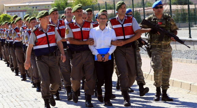FETÖ’nün ’yapımcı imamı’ böyle kıvırdı FETÖ’nün ’yapımcı imamı’ böyle kıvırdı