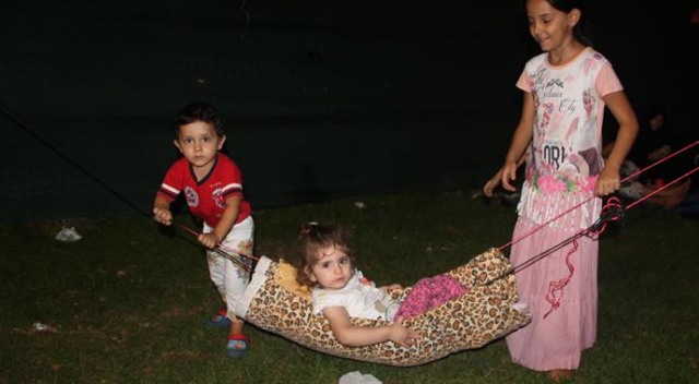 Gece yarısı sahil kenarları doldu